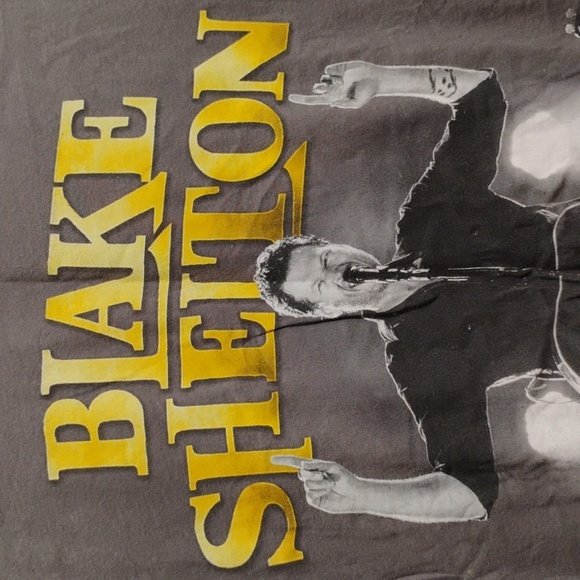 SALE! Blake Shelton Double Sided Gold Concert Band Tee Sz.M Worn 1X (BX29) - Picture 3 of 11